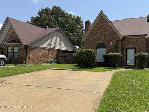 7090 Greenbriar Dr, Southaven, MS, 38671-5824 | Card Image