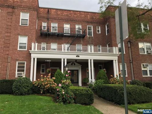 985 Teaneck, Teaneck, NJ, 07666 | Card Image
