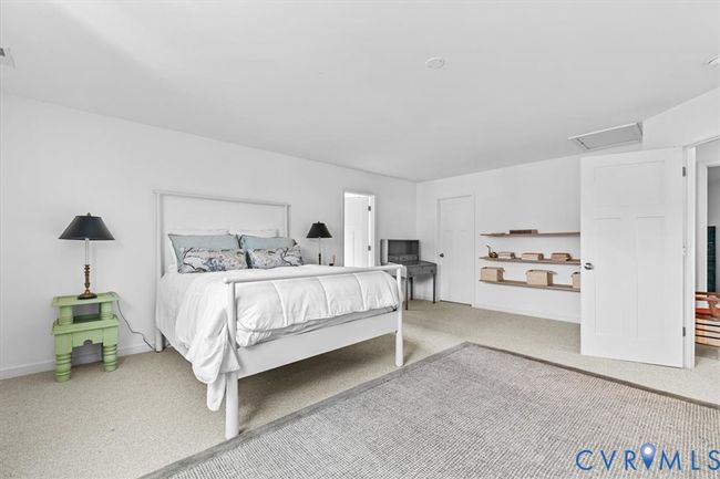 1 of 2 primary suites. This one is on the 2nd floor with en suite bath | Image 28