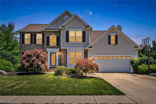 9195 Victoria Ln, North Ridgeville, OH, 44039-8583 | Card Image