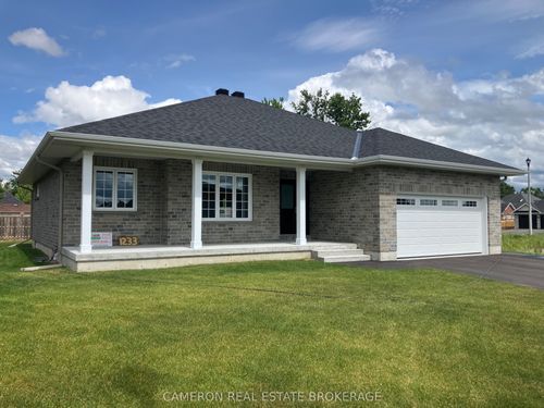 1233 Wesburke Ave, Cornwall, ON, K6J5V3 | Card Image