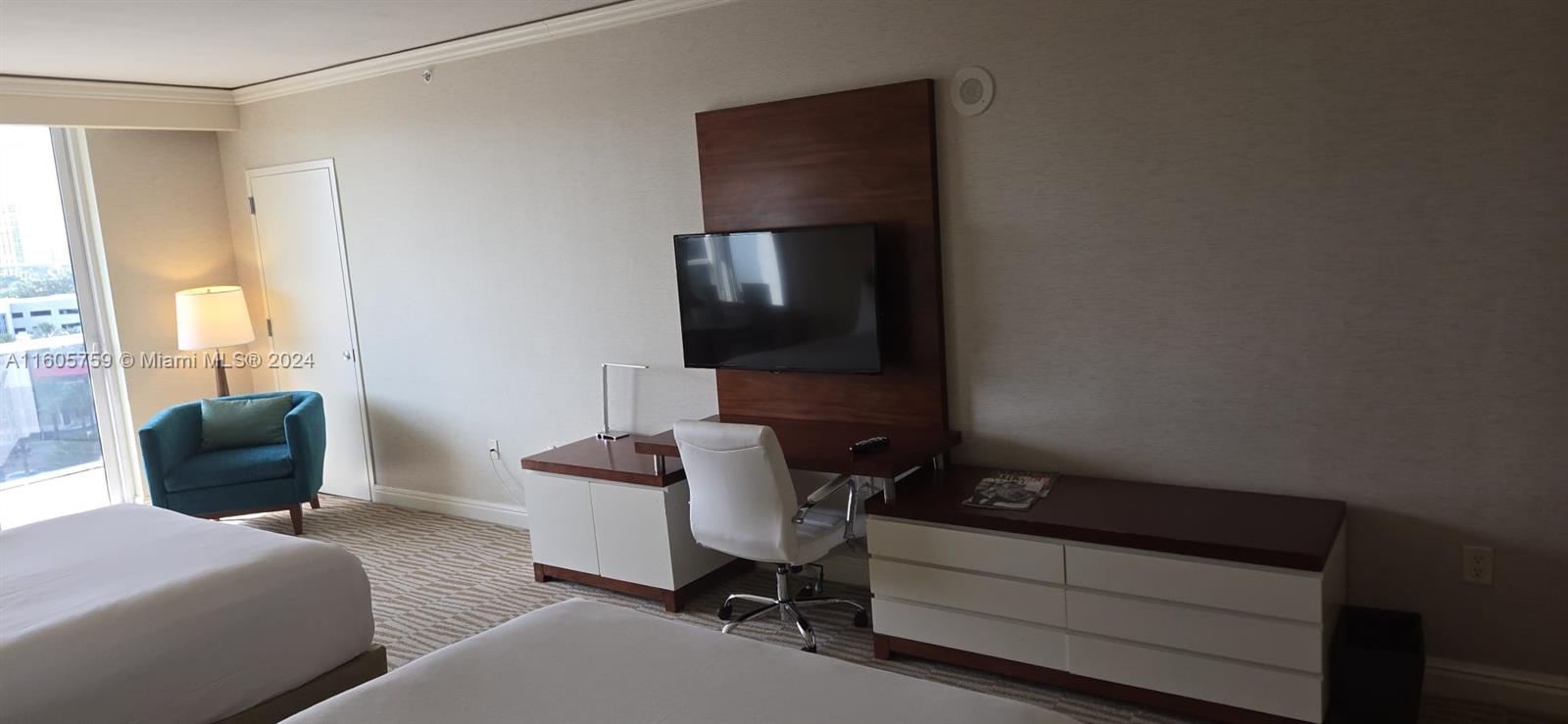 Residential in Sunny Isles Beach 2