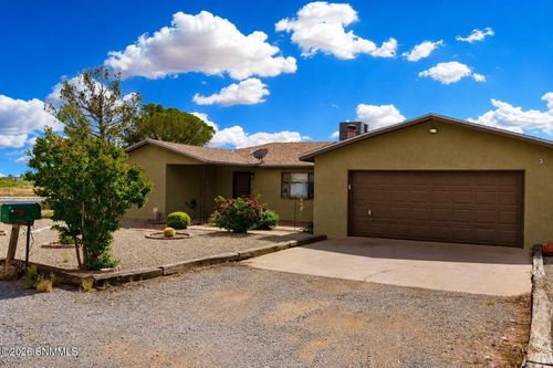 5011 Calle Del Ranchero, Las Cruces, NM, 88011-6985 | Card Image