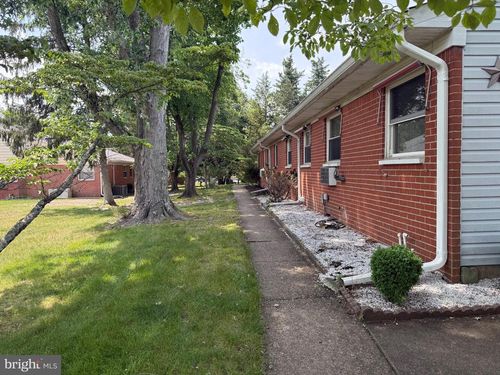 768 Hudson Pkwy, Whiting, NJ, 08759-6319 | Card Image