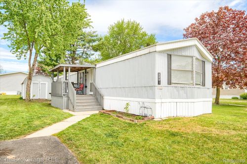 4441 Beechwood St, Clarkston, MI, 48348-1303 | Card Image