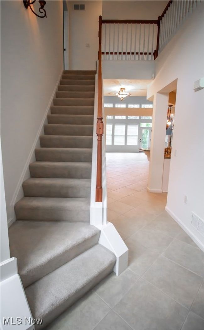 507 Vintage Pt, Condo with 3 bedrooms, 3 bathrooms and null parking in Avon Lake OH | Image 5