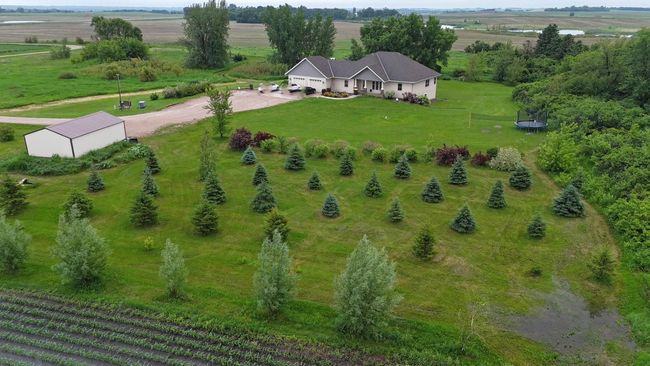 17216 County Road 5 Nw, House other with 5 bedrooms, 4 bathrooms and null parking in New London MN | Image 76