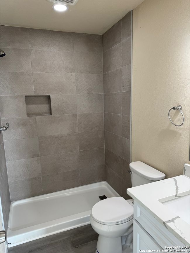450 County Road 679, House other with 3 bedrooms, 2 bathrooms and null parking in Natalia TX | Image 12