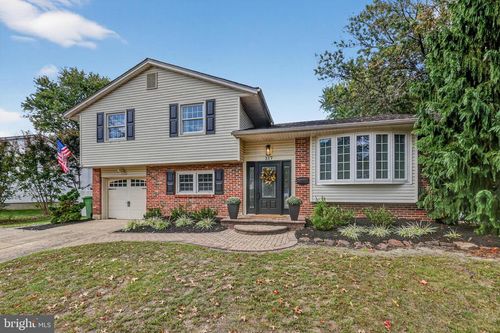 317 Brandywine Dr, MARLTON, NJ, 08053-1002 | Card Image