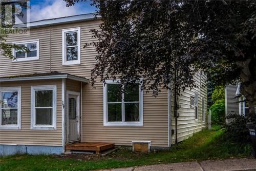 19 Golf Ave, St. John's, NL, A1C5C5 | Card Image
