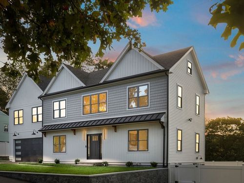 3 Frank St, Woburn, MA, 01801-4501 | Card Image