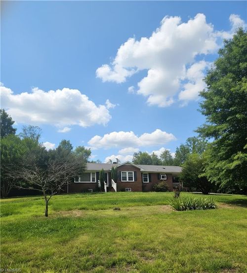 1129 Ziglar Rd, Winston Salem, NC, 27105-9633 | Card Image