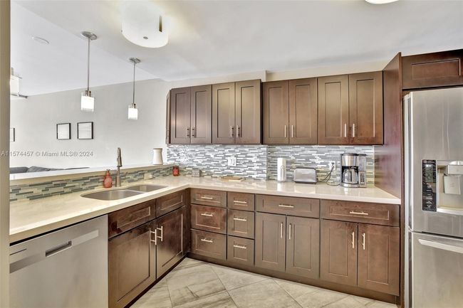 APT-5D - 3000 E Sunrise Blvd, Condo with 1 bedrooms, 2 bathrooms and null parking in Fort Lauderdale FL | Image 4