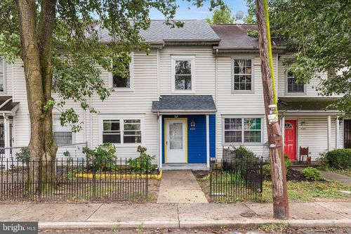 423 Calvert St, Chestertown, MD, 21620-1101 | Card Image