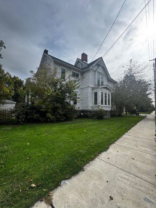 2101 5th St, Bay City, MI, 48708-6393 | Card Image