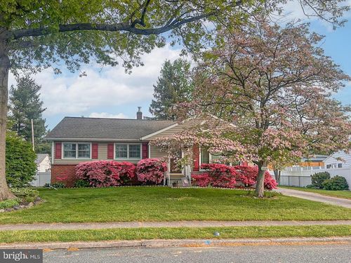 3735 Donegal Ln, BROOKHAVEN, PA, 19015-2205 | Card Image