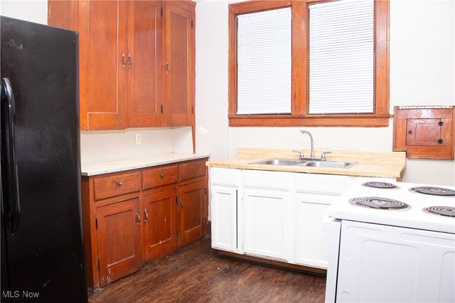 A - 921 Baughman St, Home with 2 bedrooms, 1 bathrooms and null parking in Akron OH | Image 6