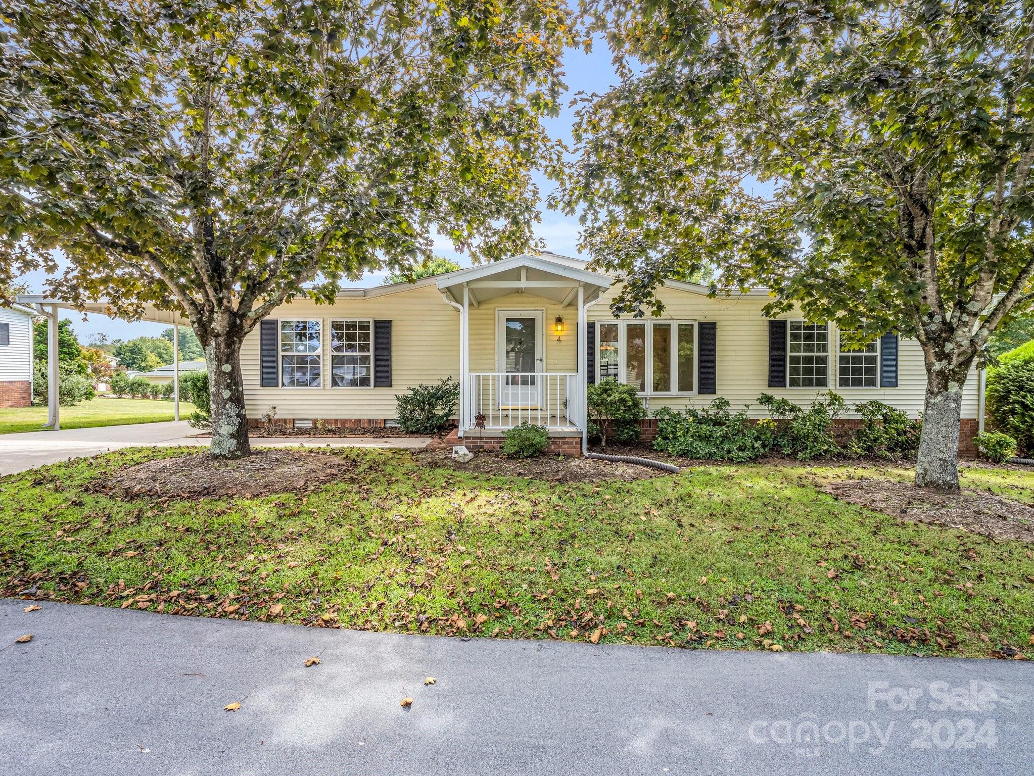 Charles Ln, Hendersonville, NC 28792