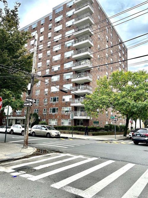 5e-89-00 170 Street, New York, NY, 11432 | Card Image
