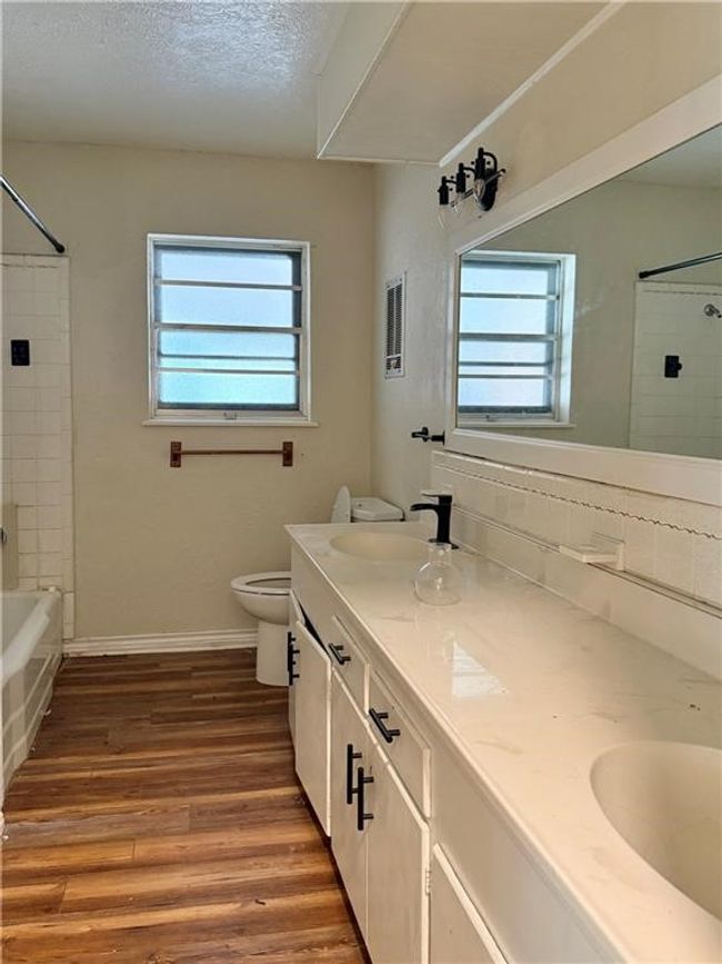 1710 Santa Cecilia Dr, House other with 3 bedrooms, 2 bathrooms and null parking in Kingsville TX | Image 8