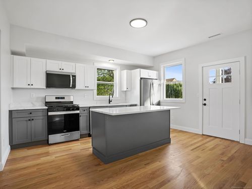apt-2-3 Seaview Ave, Stamford, CT, 06902-0602 | Card Image