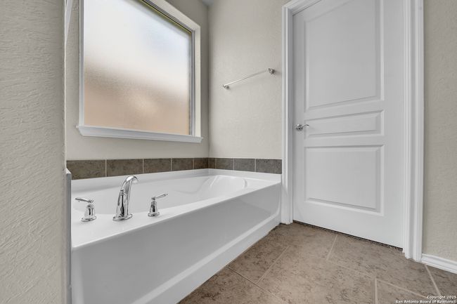 12739 Gruene Pass, House other with 4 bedrooms, 3 bathrooms and null parking in San Antonio TX | Image 25