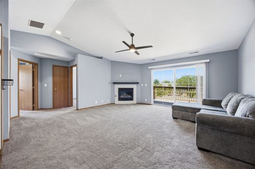 10-4525 1st Ave Sw, Cedar Rapids, IA, 52405-5503 | Card Image