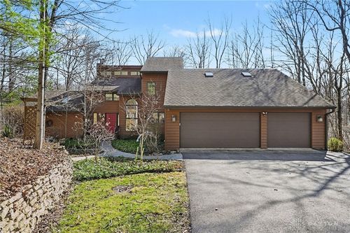 2488 Stewart Rd, Xenia, OH, 45385-8930 | Card Image
