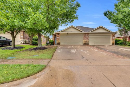 1326 Piedmont Dr, Mansfield, TX, 76063-6042 | Card Image