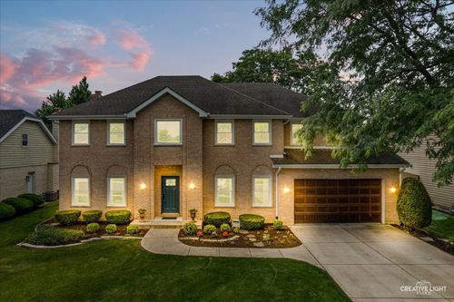 1N211 Coventry Dr, Carol Stream, IL, 60188-4535 | Card Image