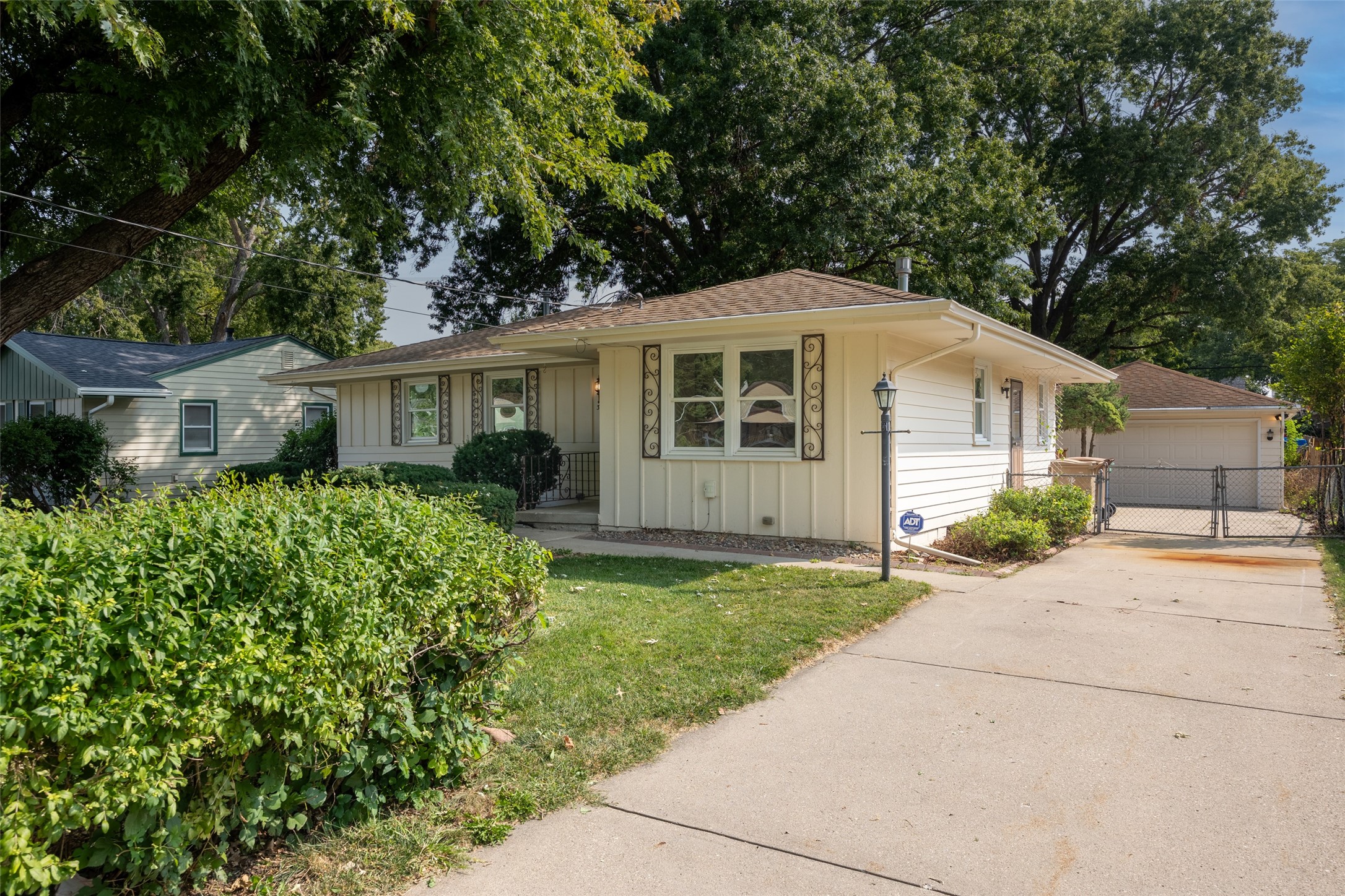 66th St, Urbandale, IA 50322
