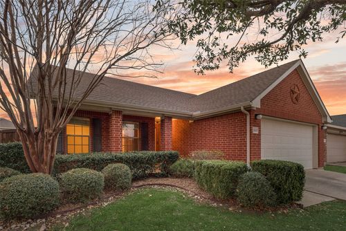 2007 Pine Knot Dr, Heartland, TX, 75126-8284 | Card Image