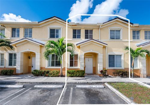 p103-6940 Nw 177th St, Hialeah, FL, 33015-6262 | Card Image