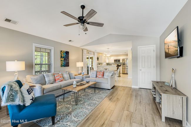 107 Ne 24 Th St, House other with 3 bedrooms, 2 bathrooms and null parking in Oak Island NC | Image 6