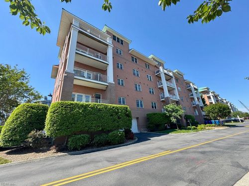 105-301 Brooke Ave, Norfolk, VA, 23510-1339 | Card Image