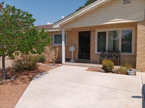 2632 Valencia Dr Ne, Albuquerque, NM, 87110-3210 | Card Image