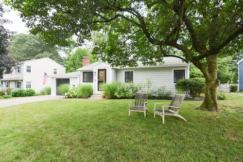 385 Winter St, Norwood, MA, 02062-1326 | Card Image