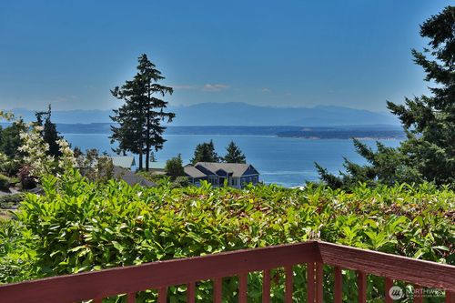 381 Susana Dr, Freeland, WA, 98249-9748 | Card Image