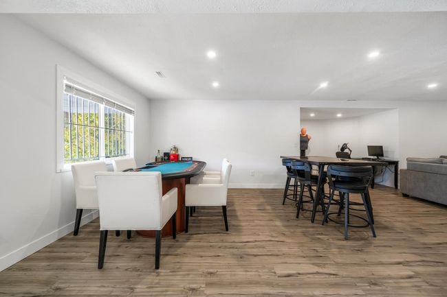 12753 261 St, House other with 5 bedrooms, 3 bathrooms and 10 parking in Maple Ridge BC | Image 22