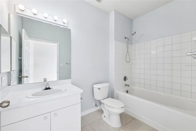 APT-102 - 4307 Bayside Village Dr, Condo with 2 bedrooms, 2 bathrooms and null parking in TAMPA FL | Image 18