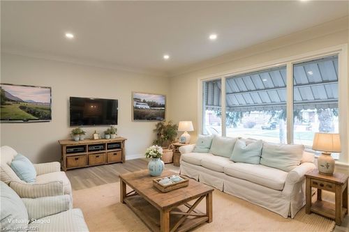 1-9 W 22nd St, Hamilton, ON, L9C4N4 | Card Image