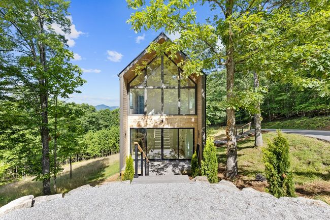120 Brannon Rdg, Home with 3 bedrooms, 4 bathrooms and null parking in Young Harris GA | Image 37