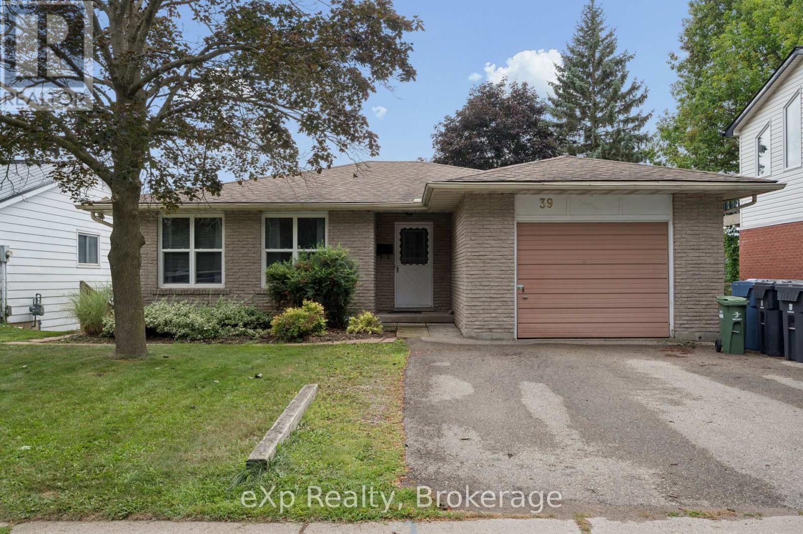 Residential in Guelph (Kortright West)