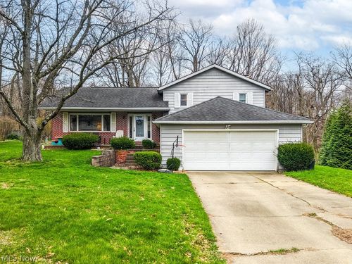 454 Westwood Ave, Wadsworth, OH, 44281-1062 | Card Image