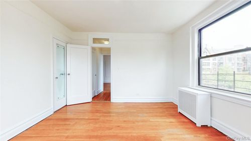 d3-72-34 Austin St, Forest Hills, NY, 11375-5365 | Card Image