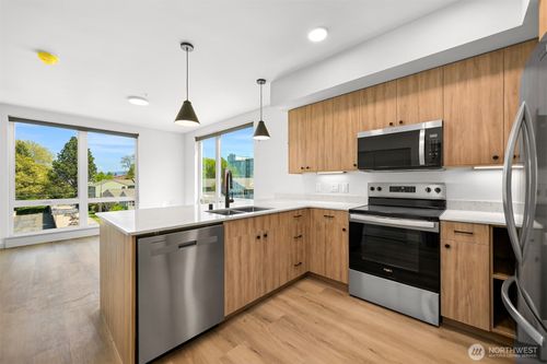 520-820 N State Street, Bellingham, WA, 98225 | Card Image
