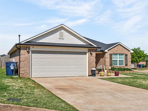 2701 Red Pine Circle, Yukon, OK, 73099 | Card Image
