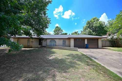 2816 N Crescent Dr, Stillwater, OK, 74075-2603 | Card Image