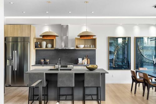 3B Willow Cres Sw, Calgary, AB, T3C3B8 | Card Image