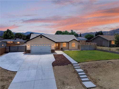 21841 Mid Way, Tehachapi, CA, 93561-7501 | Card Image